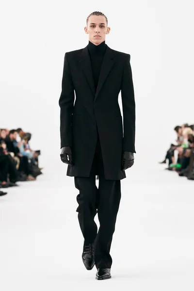 Look 3